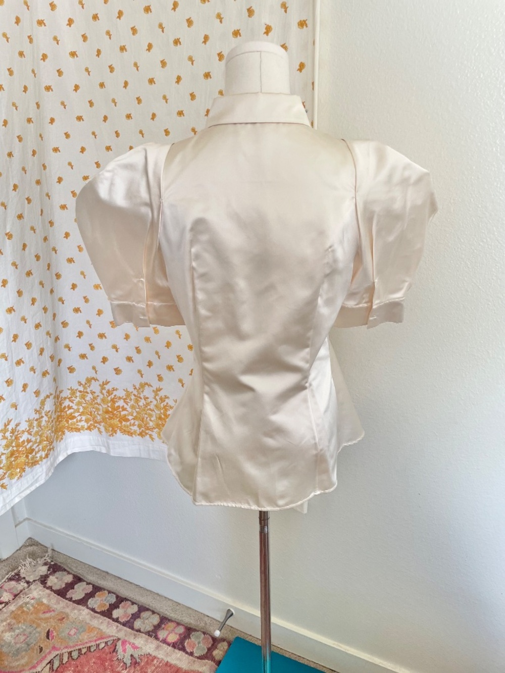 Prada Ivory Silk Puffy Sleeve Blouse Made in Italy - Picture 4 of 13